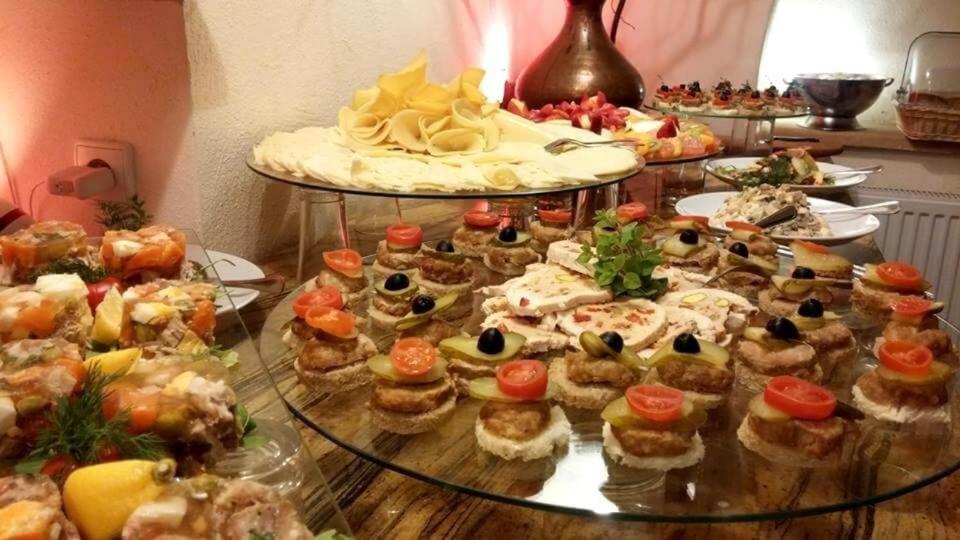 Hotel Restauracja Caspar 耶莱尼亚古拉 外观 照片